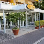 Massimo Hotel 2*