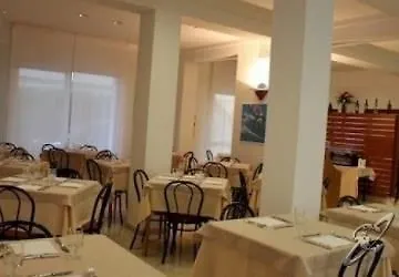 Отель Massimo 2*