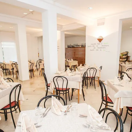 Hotel Massimo 2*