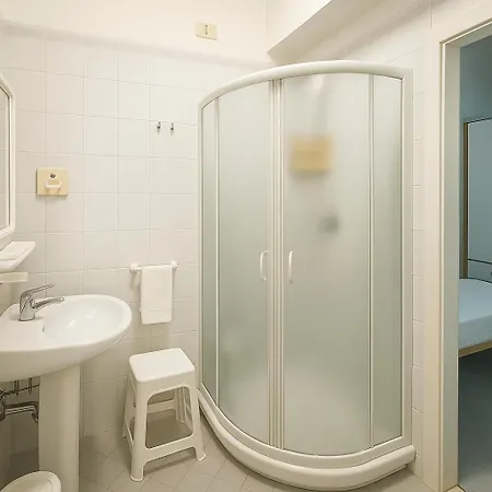 Massimo Hotel 2*
